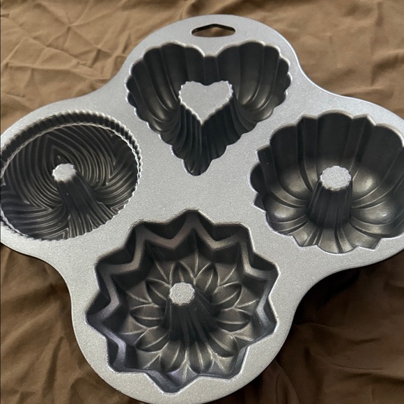 Nordic Ware Metallic Gray Bundt Quartet Pan - Picture 3 of 7